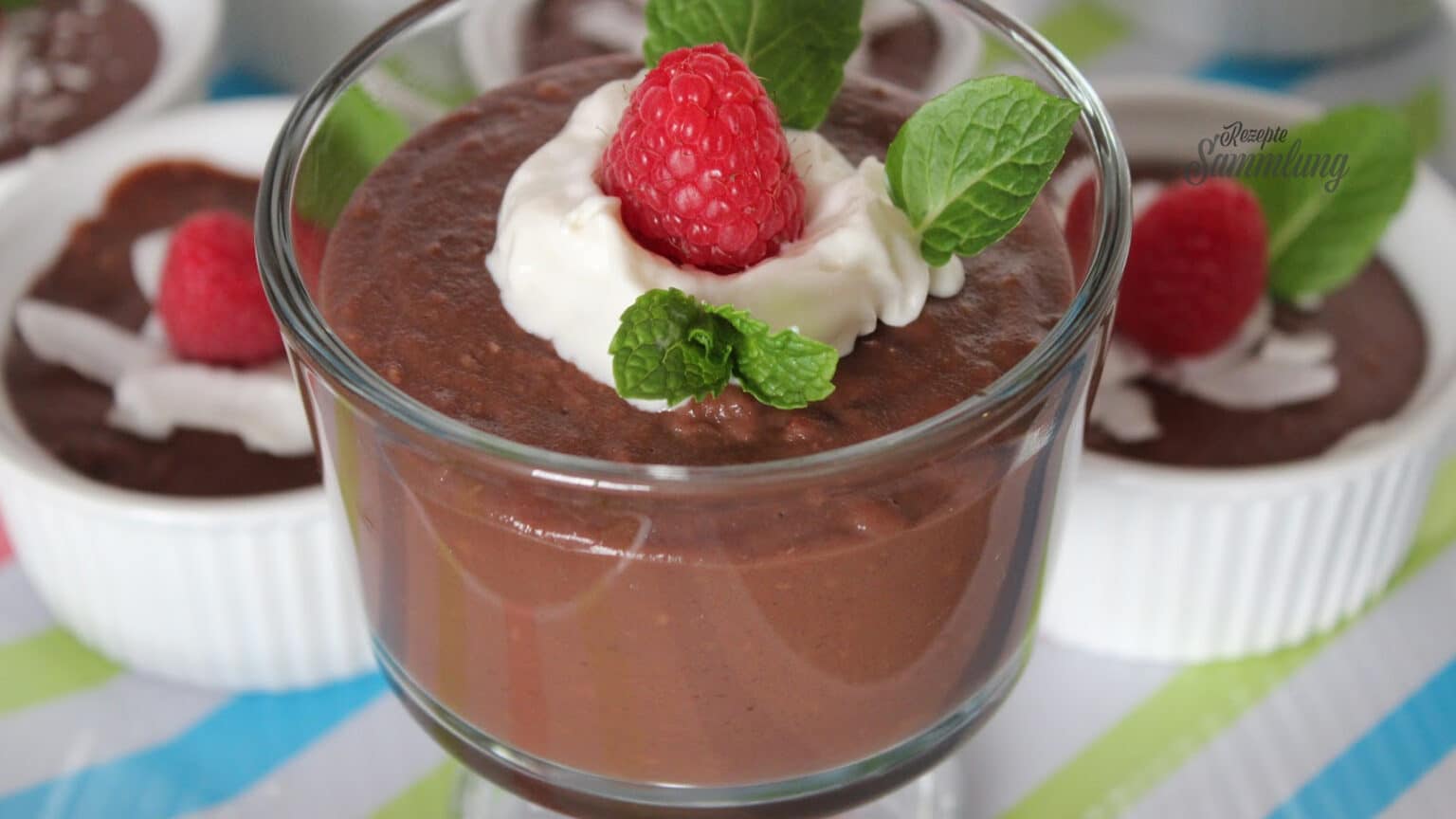 Panna cotta mit Erdbeer-Rhabarberkompott - Rezepte Sammlung