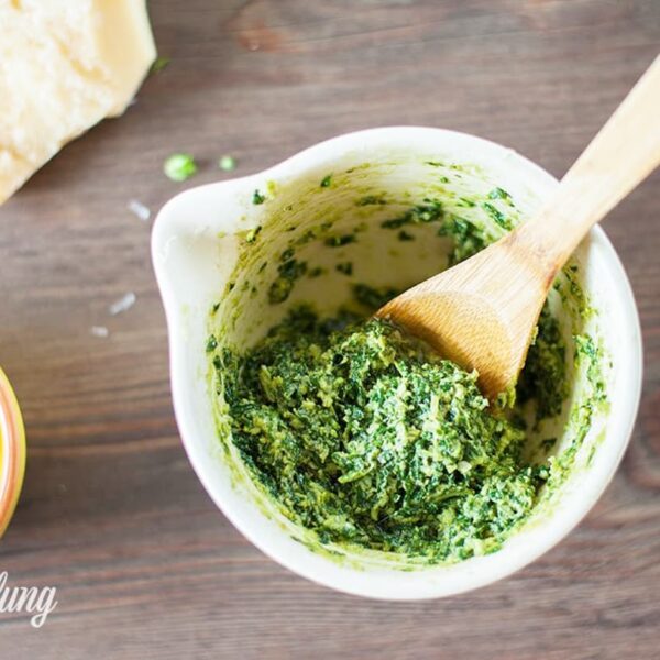 Pesto Genovese (Echtes italienisches Basilikum Pesto) - Rezepte Sammlung