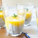 chia pudding mit mango und kokosmilch