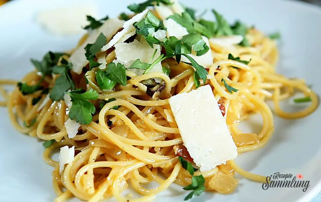 Spaghetti Carbonara mit Erbsen - Rezepte Sammlung