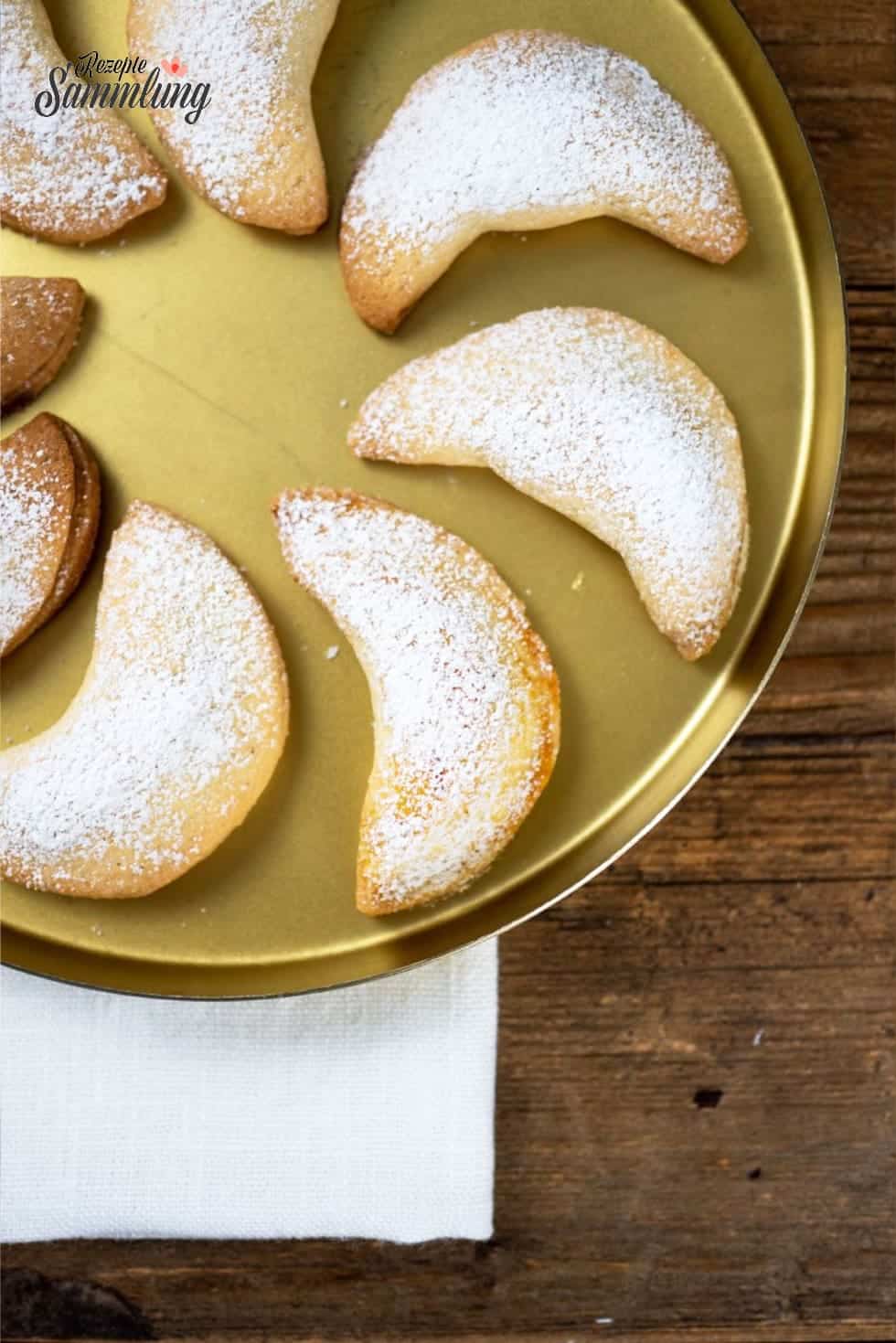 Vanillekipferl mit Marzipanfüllung – Leckere Kekse im Advent - Rezepte ...