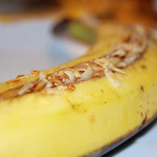 gegrillte bananen mit honig und mandeln